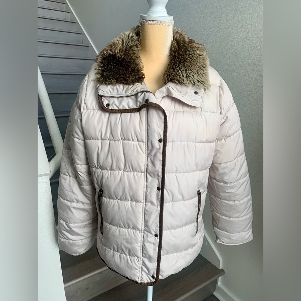 Old Navy Cream Puffer Jacket with Faux Fur Collar
